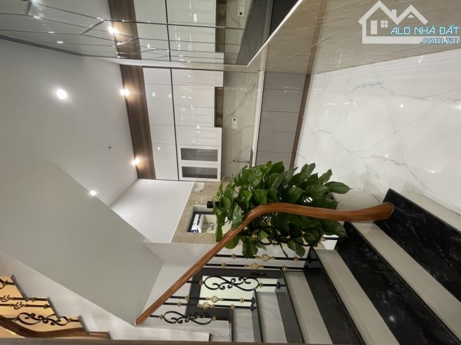 Hiếm - Bán nhà đẹp Ngọc Thuỵ Long Biên Dân xây 39m 5 tầng Full nội thất nhỉnh 7 tỷ(TL) - 2