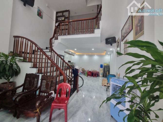Từ 6 tỷ- Duy nhất căn nhà 5 tầng hơn 50m - Quỳnh Đô - ô tô- Ngõ rộng 4m - 2