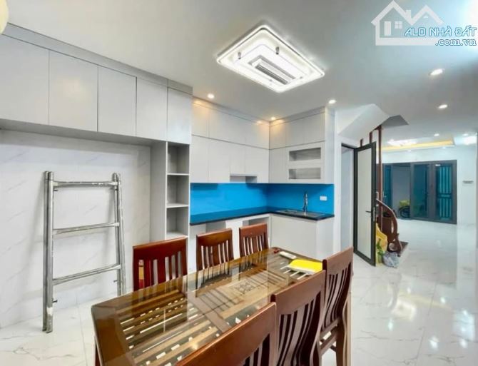 Bán nhà đẹp Chùa Bộc – 50m², 5 tầng, 2 thoáng – Ở ngay - 20m ra ngõ ô tô - giá 12.8 tỉ! - 2