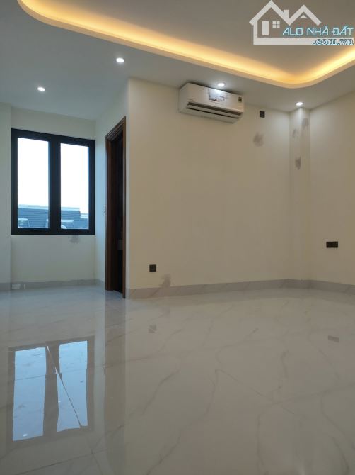 Bán Nhà Nguyễn Đức Cảnh Full nội thất-  thang máy - 40m2 5T ô tô qua giá chỉ 9.8 tỷ - 2