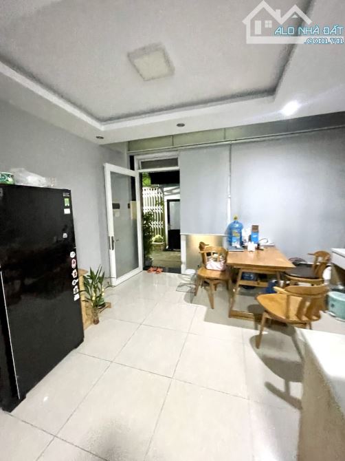 Q.3 35M2-5Lầu Chỉ 6,5Tỷ Đ.Kỳ Đồng P.9 Q.3 - 2