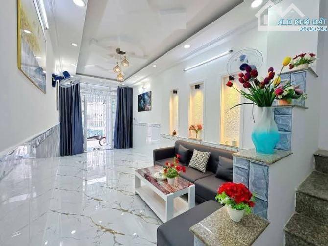 NHÀ 1 TRỆT 2 LẦU HẺM 182 TRẦN HƯNG ĐẠO - 2