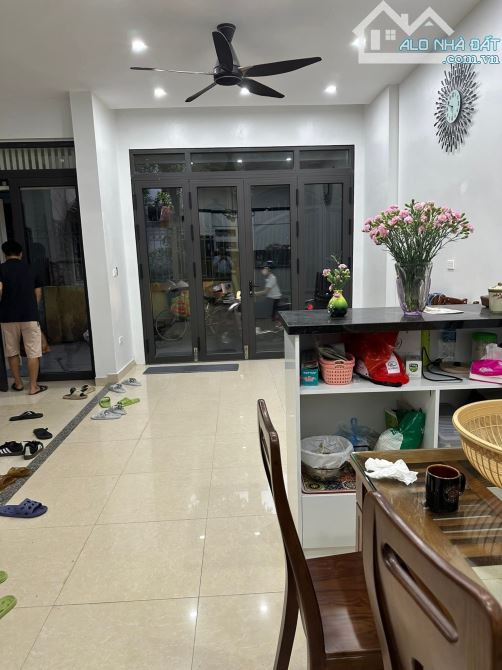 SIÊU PHẨM PHỐ TRUNG VĂN -PHÂN LÔ - Ô TÔ ĐỖ CỬA - KINH DOANH -  MẶT TIỀN RỘNG.50m/4T/6m mt - 2
