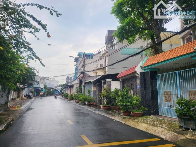 Bán khu nhà đất 14m mặt tiền đường 379 TNPA quận 9 20tỷ/263m2 - 2