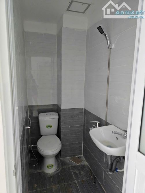 Bán nhà 5 tầng mặt tiền Nguyễn Biểu Quận 5, 40m2 HDT 50 triệu/tháng chỉ nhỉnh 15 tỷ - 2