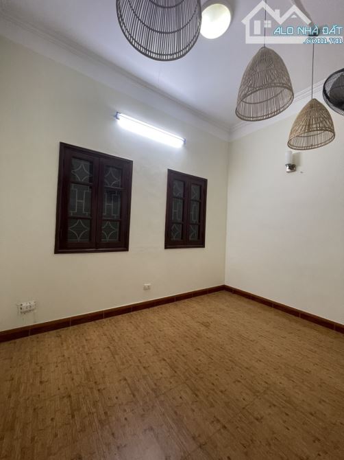 Cho thuê nhà Nghĩa Đô – Cầu Giấy DT 55m x 5 tầng, lô góc, ô tô đỗ giá thuê 19tr/th - 2