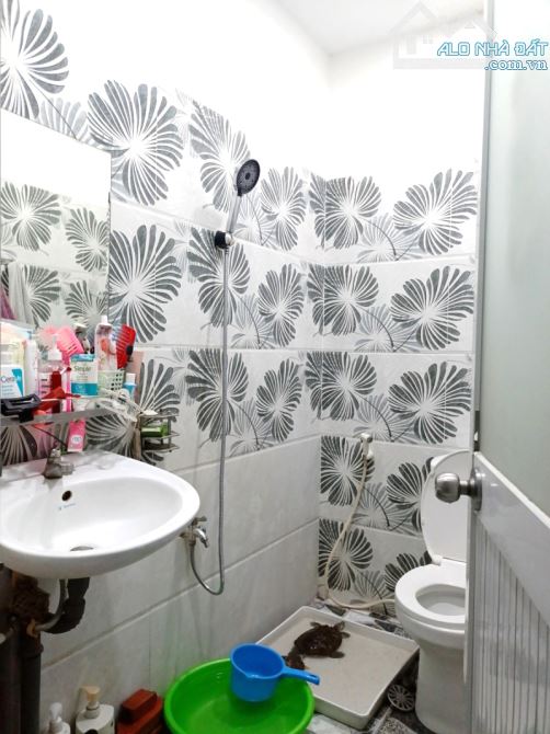 Bán Nhà 2 Mặt Hẻm Xe Hơi 92m2 Dòng tiền 12 Triệu/Tháng Chỉ 6,4 Tỷ Gần Vincom Lê văn Việt - 2