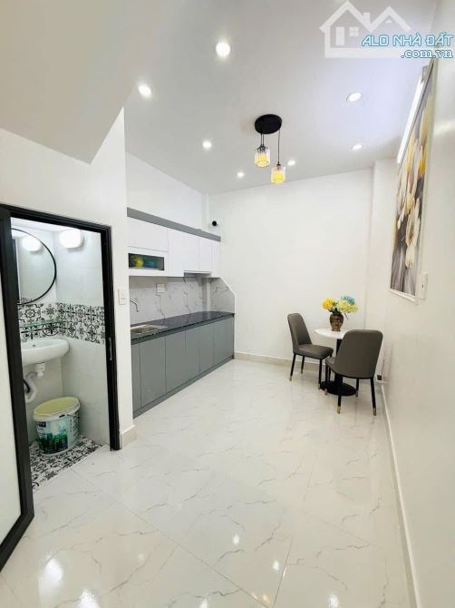 DUY NHẤT – NHÀ LÔ GÓC, Ô TÔ TRÁNH, GIÁ NHỈNH 6 TỶ - 2