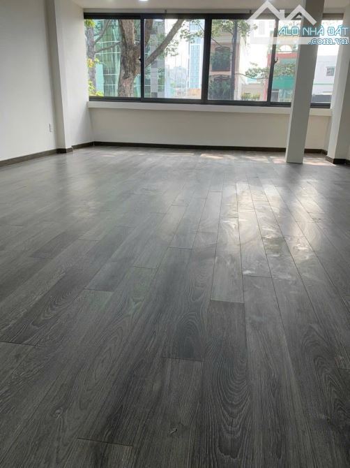 Bán Nhà MT VIP Trần Hưng Đạo Quận 1, 4 Tầng Sân Thượng, HĐT: 70Tr/tháng, Giá: 31 Tỷ - 2