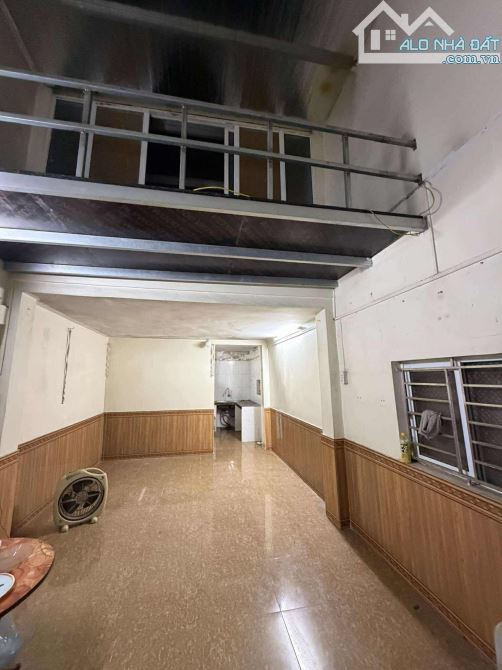 Bán gấp căn nhà 56m2 ở Thới Tam Thôn Hóc Môn giá 900 triệu sổ hồng riêng - 2
