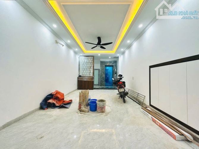 🌹🌹🌹 TRẦN QUỐC HOÀN - 41m2 t2 45m2 - MẶT TIỀN : 4m - PHÂN LÔ - Ô TÔ - KINH DOANH - NGÕ T - 2