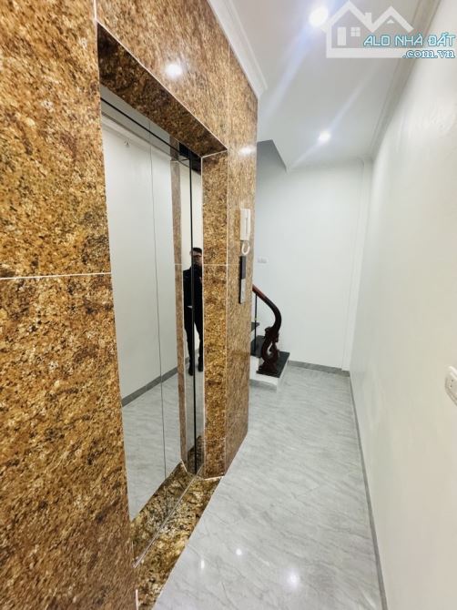 Phú Diễn - Hồ Tùng Mậu: 38m x 5Tầng - Thang Máy - Ô tô 7 Chỗ Vào Nhà - Giá 9.5Tỷ - 2