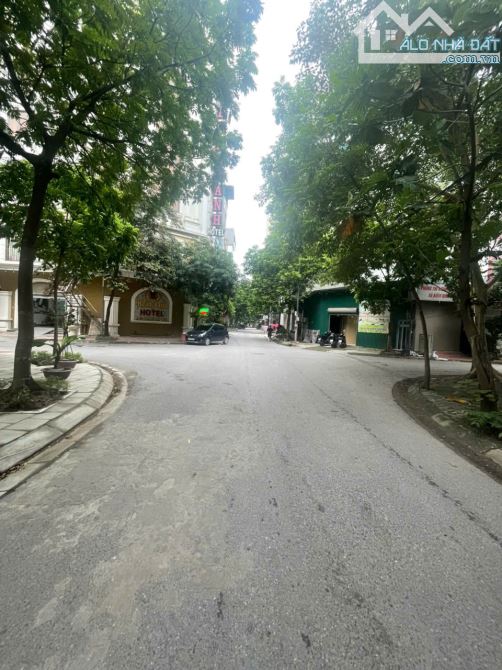 Bán đất dịch vụ Cổng đồng La Khê, view thoáng vĩnh viên, 50m2, mt 4,17m giá bán 13,5 tỷ - 2