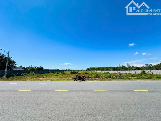 Bán Đất 50x207m (10.376m2) Nguyễn Tri Phương Lagi - Sổ Hồng Riêng  - Gía chỉ: 2,89tr/m2 - 2