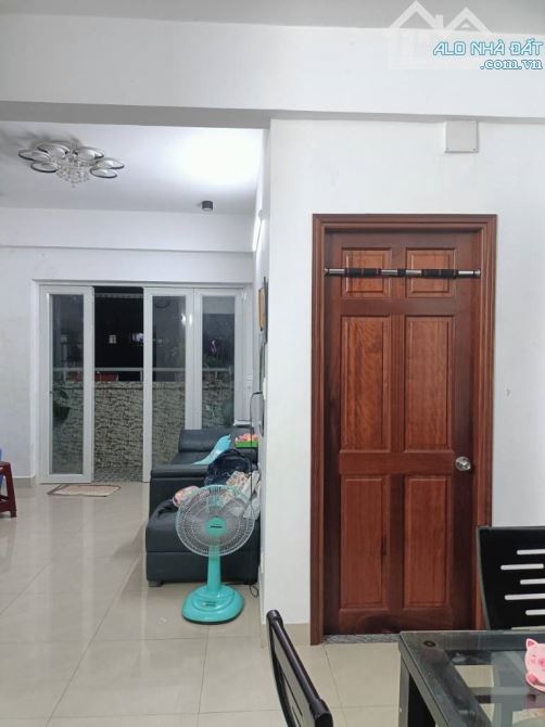 Chung cư Âu Cơ Đà Nẵng, tầng trệt căn góc dt 65m2 - 2