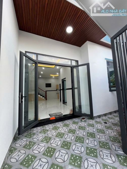 CHỦ GỬI BÁN CĂN NHÀ 1 TRỆT 1 LẦU PHƯỜNG BIÊN HOÀ ( tân vạn củ). DT: 62M2. GIÁ: 2TỶ5 - 2