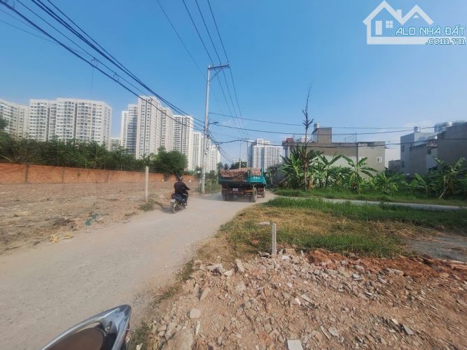 🏠🏠🏠 MẶT TIỀN SÁT VINGHOME - 6 X16.2M - GIÁ NHỈNH 4 TỶ.  Mô tả:  + Đất mặt tiền: 97m2(6 - 2