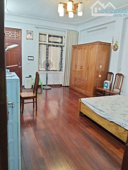 BÁN NHÀ DT 41M, 6T, MT 5M 14,5 TỶ CẦU GIẤY. - 2