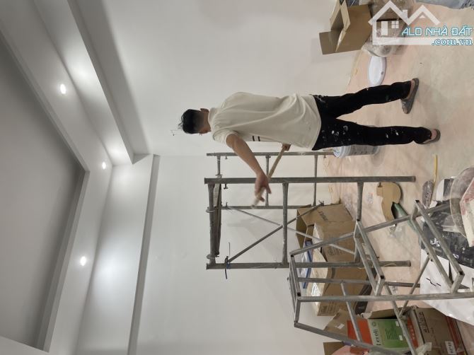 BÁN CHUNG CƯ TRẦN QUÝ KIÊN 60M2 TẦNG TRUNG GIÁ CHỈ 5.2 TỶ - 2