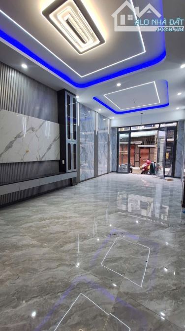 CHỦ GỬI BÁN 2 CĂN NHÀ 1 TRỆT 1 LẦU PHƯỜNG BIÊN HOÀ. DT: 4x18=72M2. GIÁ: 3TỶ8 - 2