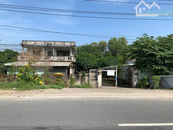 3273m2 đất mặt tiền ĐT 824 xã Lương Hòa, Bến Lức, Long An giá 35 tỷ - 2