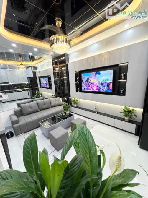 Nhà đẹp Đê Trần Khát Chân - 30m2 - ngõ thông - ô tô đỗ cổng -Sổ vuông bánh chưng - 2