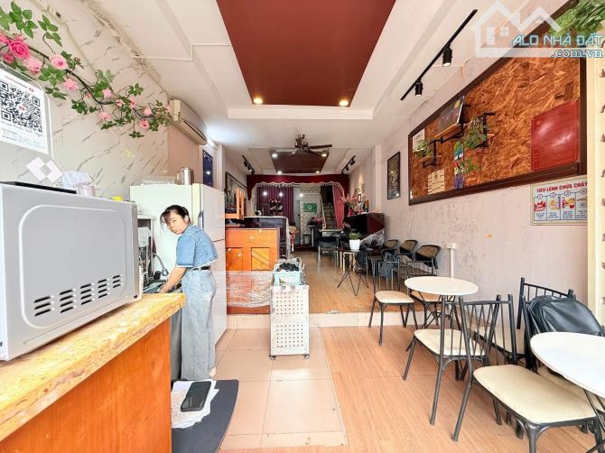 Bán nhà Trung Kính to - Thông Kinh doanh - ô tô tránh - Giá 22.4 tỷ. - 2