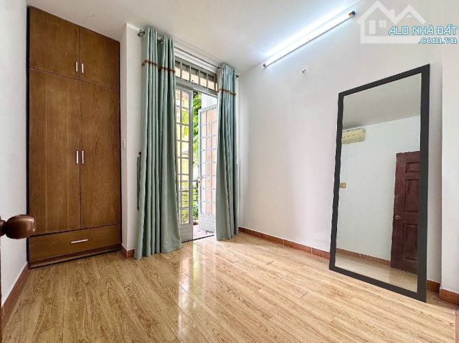 CHỈ HƠN 7 TỶ - HẺM OTO SÂN RỘNG 10M - GẦN 36m2  - 3 TẦNG VÔ Ở LIỀN - Q.10 - 2