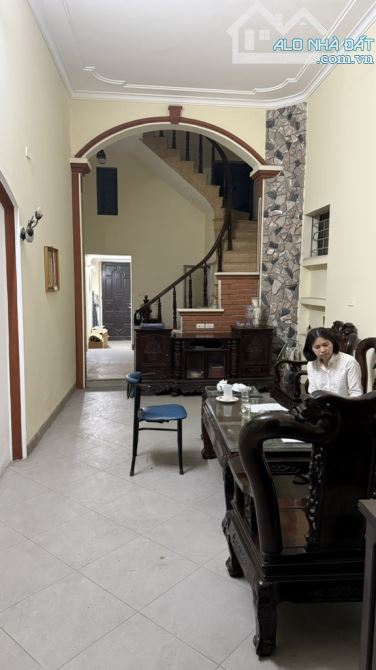 Mặt Phố Ỷ Lan/ 18.2 tỷ/ 134/ 164 m2 - 2