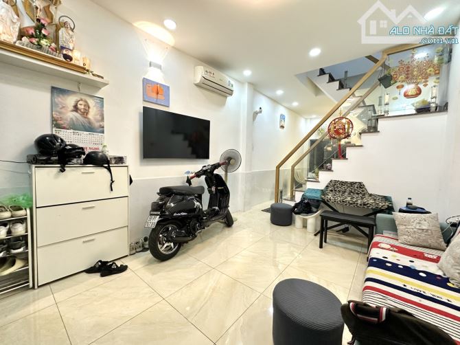 Hẻm Xe Hơi, 44m2, 2 Lầu, 3PN, Ngô Tất Tố, P.21, Q. Bình Thạnh. - 2