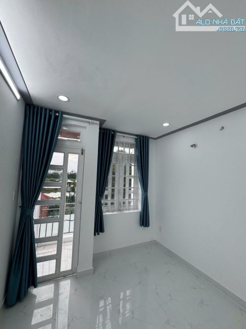 NHÀ ĐẸP GIÁ TỐT 3 TẦNG GẦN LÊ THÚC HOẠCH, 35m2, HXH 4M, GIÁ CHỈ NHỈNH 3 TỶ - 2