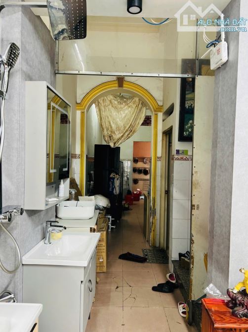 MẶT TIỀN KINH DOANH ĐA NGÀNH NGHỀ --80M2--4 TẦNG --SÁT TÊN LỬA --GIÁ CHỈ :10.3 TỶ (TL) - 2