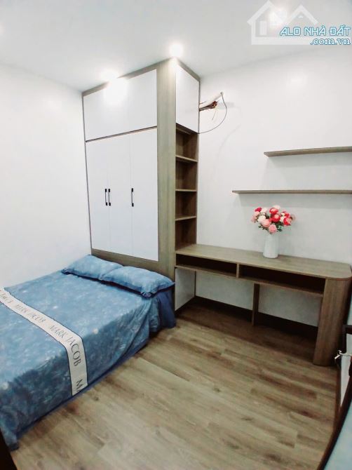 Tập thể tầng 2 Nhà hát chèo Mai Dịch - 70m2 - 2N2VS - Gần phố - Tiện ích bạt ngàn - 2