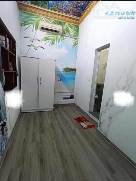 Cho thuê nhà trong ngõ Văn Hương 25m - 3 tầng, 2 ngủ,  giá 7 triệu - 2