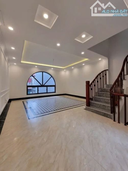 BÁN NHÀ MỚI THẠCH BÀN – Ô tô đỗ cửa – chỉ 50m ra mặt phố 42m, 6 Tầng,MT 5m, 8.6 tỷ - 2