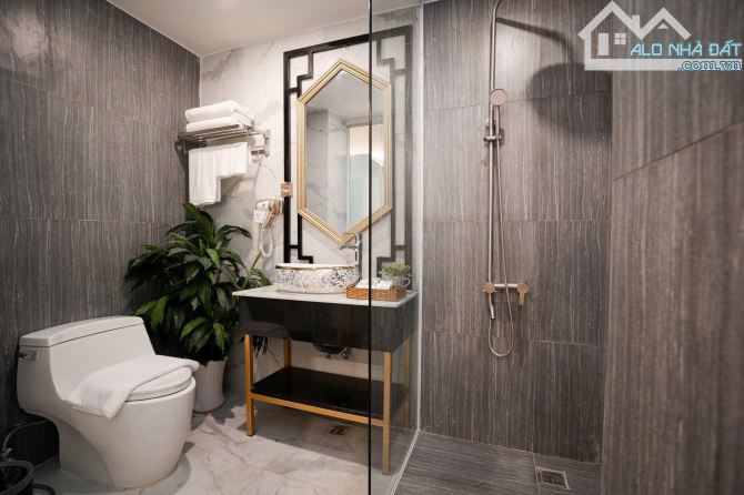 Bán Gấp HOTEL HXH Lý Tự Trọng ,Bến Thành ,Q1- 4x17m - 5tầng - HDT:90 tr/tháng -Giá :29 tỷ - 2