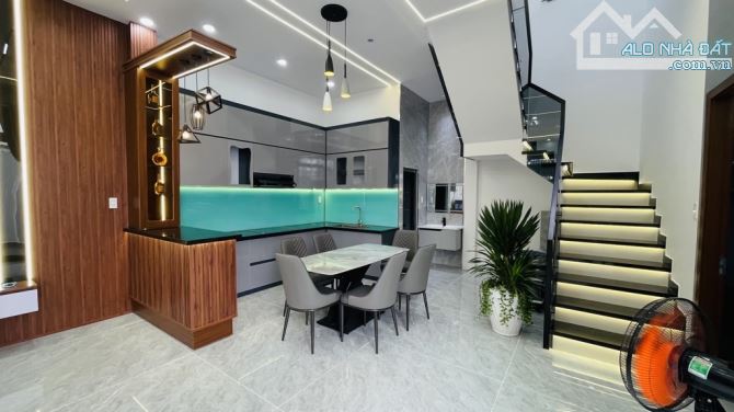 Bán biệt thự mini gần chợ Hóc Môn. Ngang 9m. Tặng full nội thất. Nhỉnh 6 tỷ. - 2