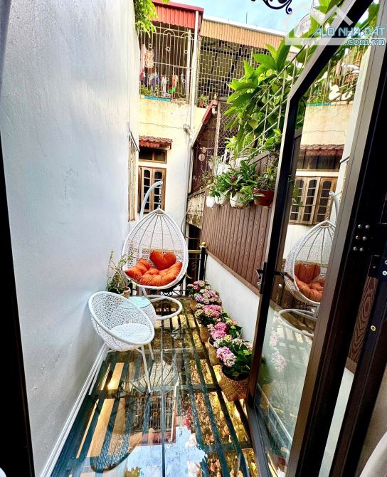 Trung tấm Đống Đa, 5 tầng thang máy, thiết kế đẹp, full nội thất, ngõ thông các ngả. - 2