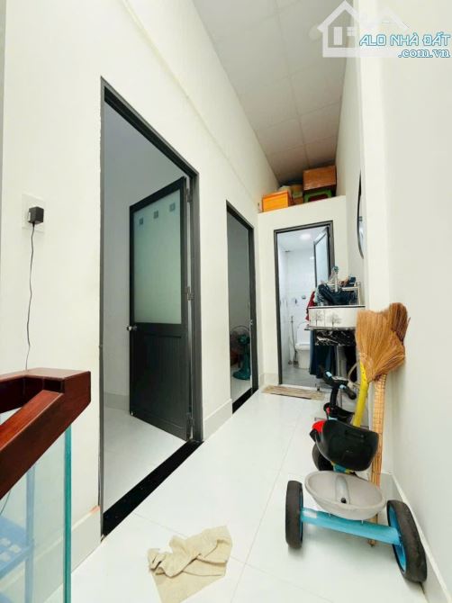 NHÀ Mới ĐẸP, KHU VIP P3, Q8, ÂU DƯƠNG LÂN, CÁCH HẺM XE HƠI CHỈ VÀI BƯỚC CHÂN CHỈ 3.38 TỶ - 2