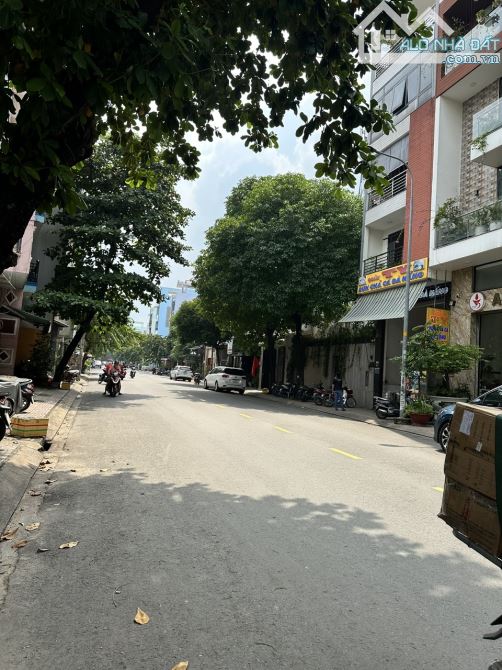 TÂN PHÚ : NHÀ MỚI 5 TẦNG , MT TRẦN HƯNG ĐẠO ,  4,2 x 18M GIÁ 15,8 TỶ TL - 2