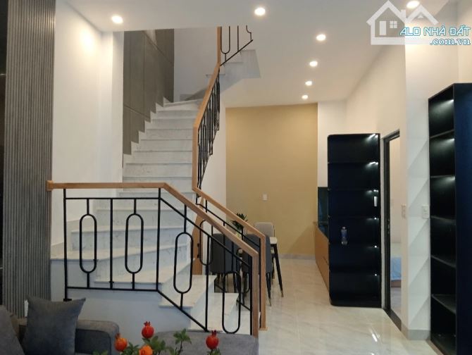SIÊU PHẨM HÀNG HOT GIÁ CỰC ỔN- NHÀ 3 TẦNG MỚI FULL NỘI THẤT OTO ĐỔ CỬA KIỆT TÔ HIỆU - 2