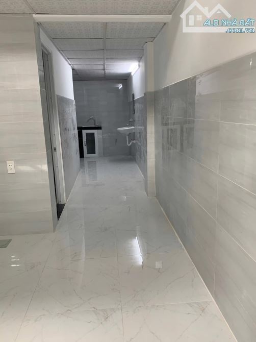 Bán nhà cấp 4 lửng kiệt 2m Núi Thành. Dt 40m2 2pn sát Quảng Trường 2/9 vị trí đẹp - 2