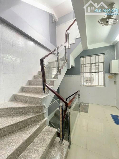 Cho thuê nhà 5 tầng, 464m2 tại đường Trần Quang Khải, P. Rạch Giá, T. An Giang - 2