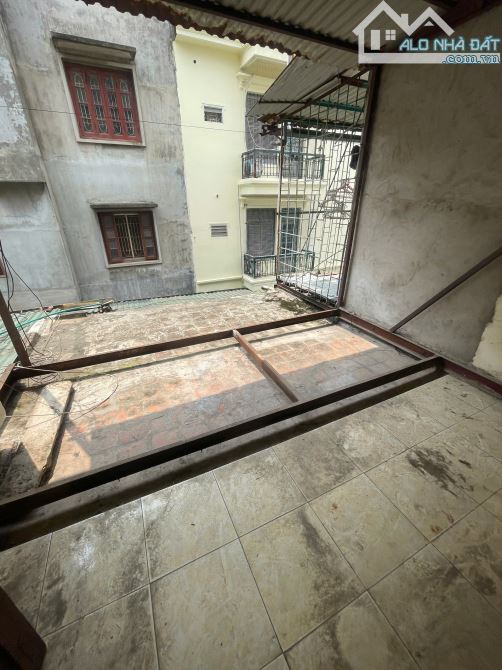 Căn hộ tập thể nguyên bản gần Khu đô thị Pháp vân - 2