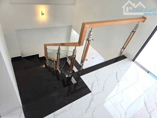 Nhà 1 trệt 1 lầu mt đường số 36 Tân thông Hội Củ Chi 8x28 2TY950 - 2