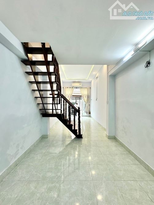 HẺM NHỰA MỘT TRỤC XE HƠI TỚI NHÀ - TRUNG TÂM NGÃ TƯ PHÚ NHUẬN - 47M2 SỔ A4 - NHỈN 6.x T.Ỷ - 2