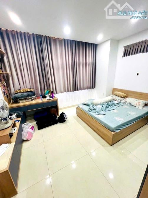 GẦN HẺM XE HƠI BÀNH VĂN TRÂN – NHÀ ĐẸP 4 TẦNG – 37M² - KHU AN NINH – CHỈ 5.3 TỶ - 2
