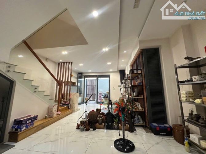 Quận 3, 4 Tầng, ngang gần 5m, 40m2, gần MT Trần Quang Diệu_Lê Văn Sỹ, 10.6 Tỷ - 2