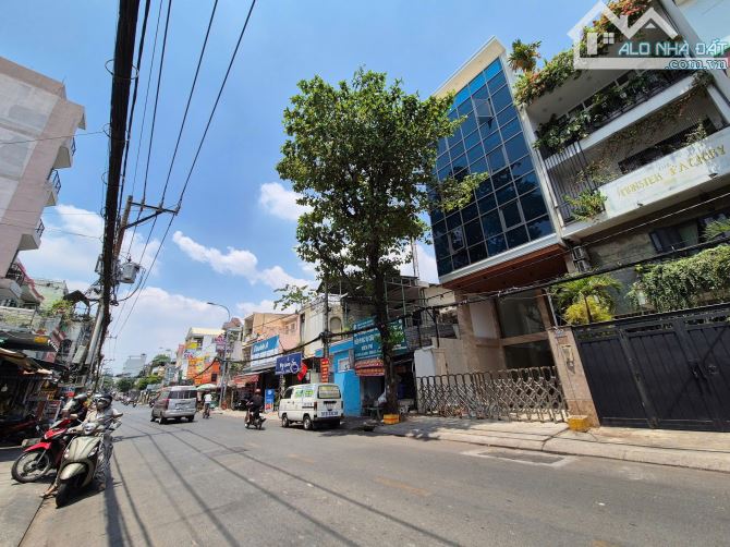 Bán nhà MT 148 Bùi Đình Túy, BT. DT: 6,22x26,5m, Kc: hầm 6 tầng , hđ thuê: 120tr. Gía 43,9 - 2