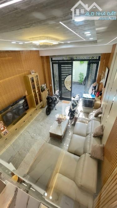 💵chỉ 5.x tỷ 🏯  NHÀ ĐẸP – 3 TẦNG FULL CÔNG NĂNG – HẺM 6M Ô TÔ TRÁNH – SÁT MẶT TIỀN 👉THẠN - 2